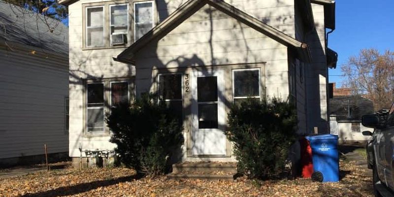 Winona Apartment: 362 W 4th St