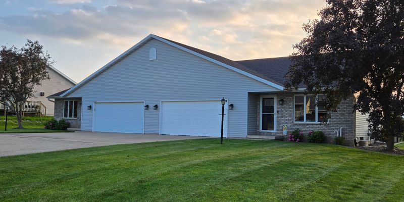 Outagamie County Townhome: Hyacinth Ct