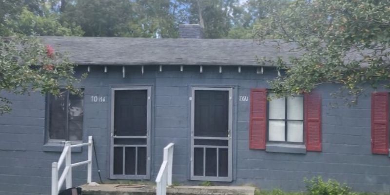 Orangeburg House: 377 Jennings Ct SE