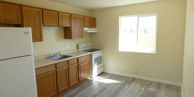 Albuquerque Apartment: 12824 Skyline Rd NE