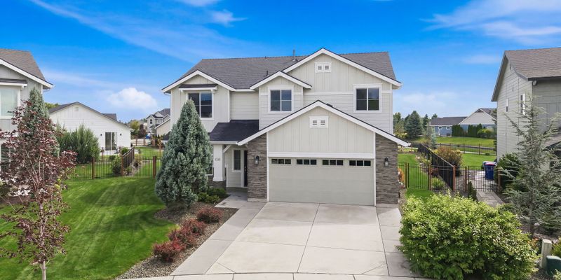 Eagle House: 949 N Synergy Ln