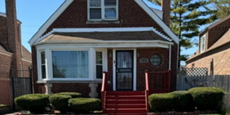 Chicago House: 8718 S Peoria