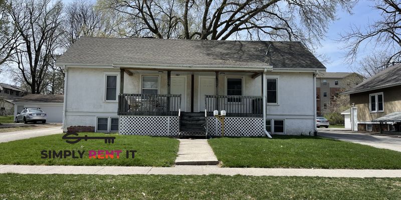 Ames Apartment: 519 Stanton Ave