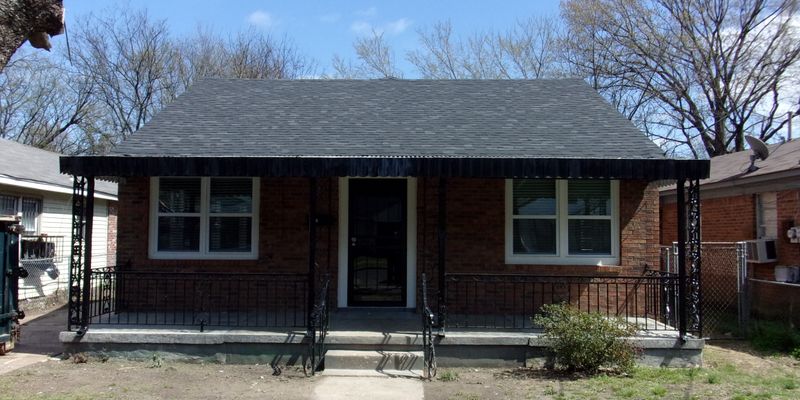 Memphis House: 1594 Oakwood St