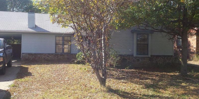 Memphis House: 5361 Breckenwood Drive