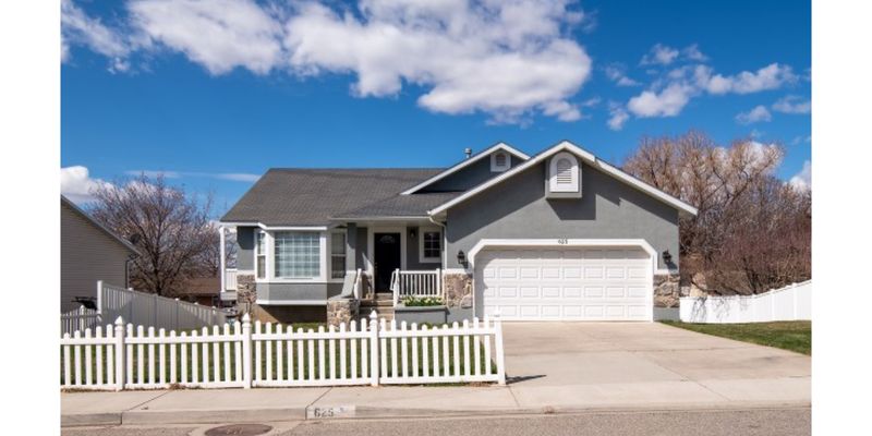 Lehi House: 625 N 1200 E