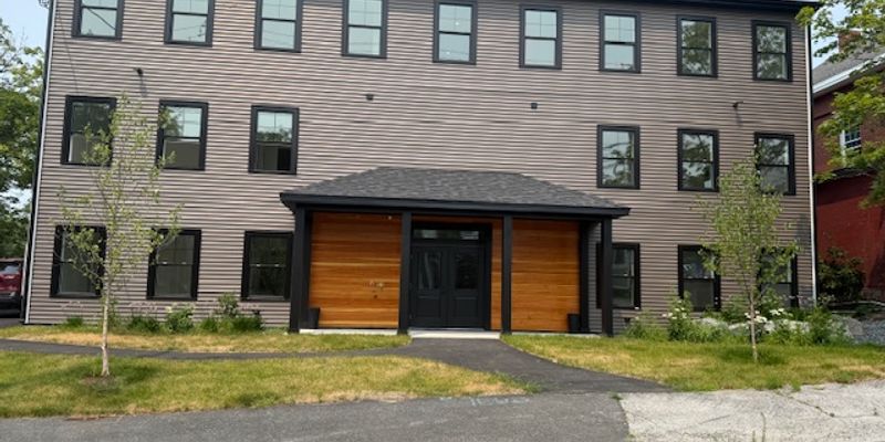 Ellsworth Apartment: 64 Pine St