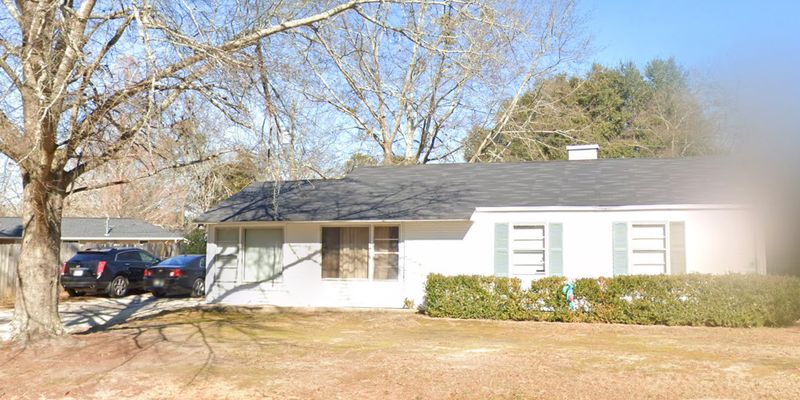 Aiken House: 954 Alfred St NE