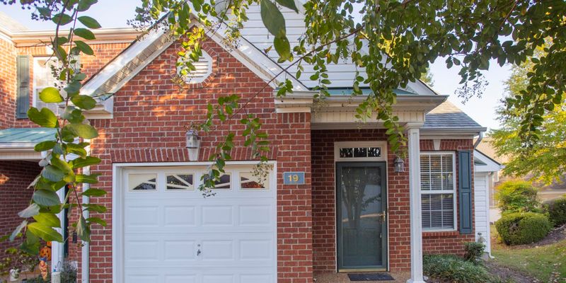 Nashville House: 19 Fawn Creek Pass