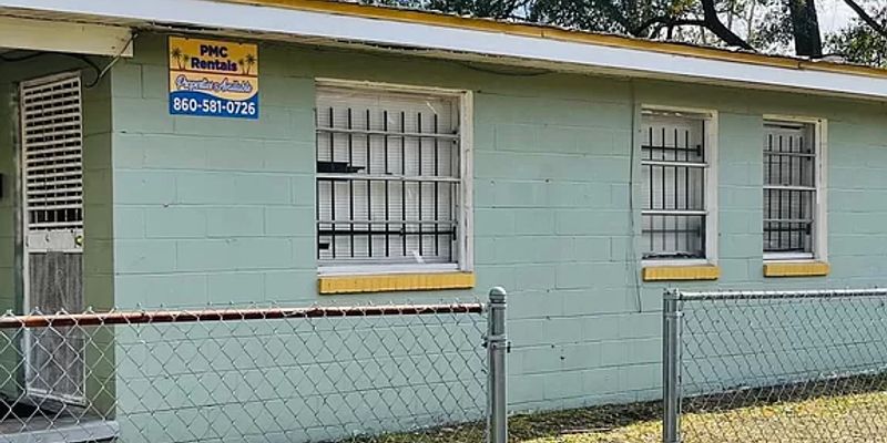 Jacksonville House: 3221 Grunthal Street