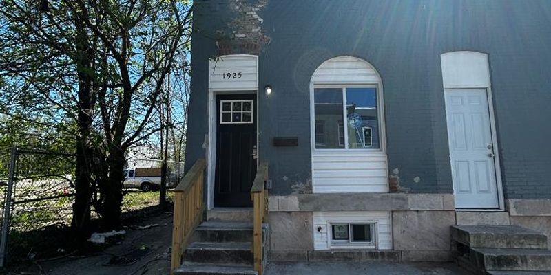Baltimore House: 1925 Federal St