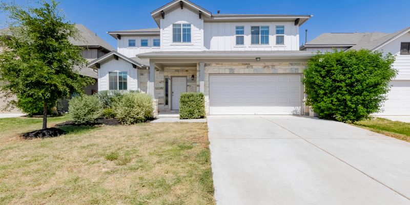 Leander House: 425 Arrowhead Vine St