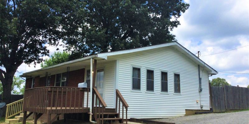Central City House: 630 N 1st St
