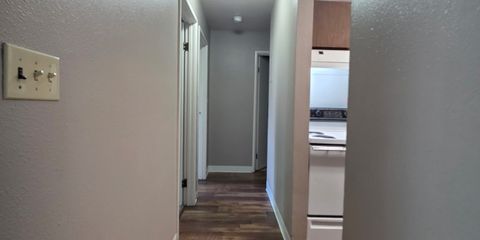 Hallway.JPG