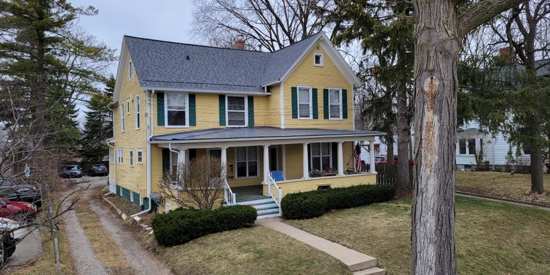 LANSING Apartment: 307 N CHESTNUT ST