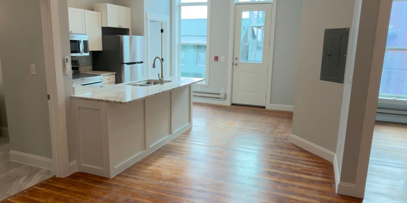 Dubuque Apartment: 1602 Central Ave