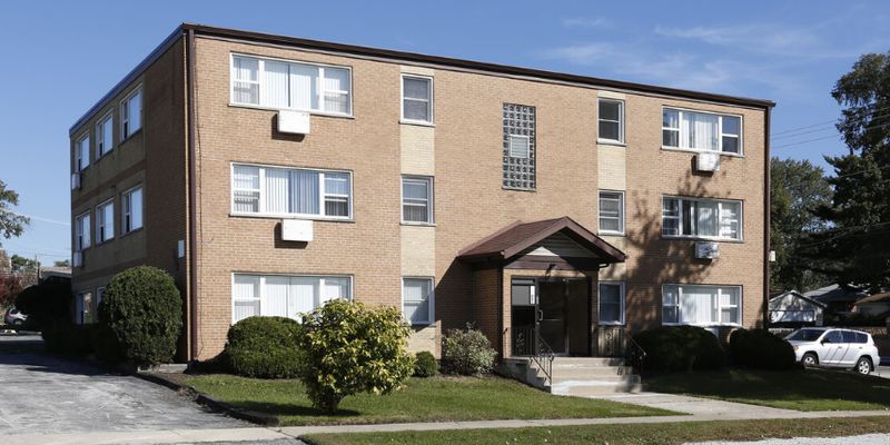 Worth Apartment: 11419 S Harlem Ave
