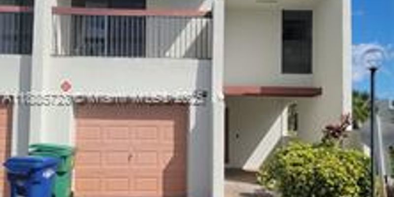 Lauderhill House: 6699 Racquet Club Dr # 198