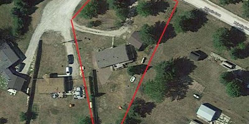 Herron House: 300 Majestic Court