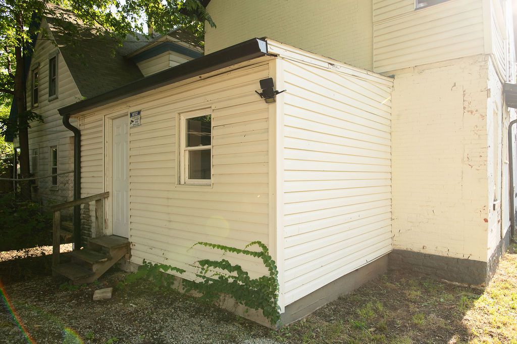 415 Brightwood Ave photo 6