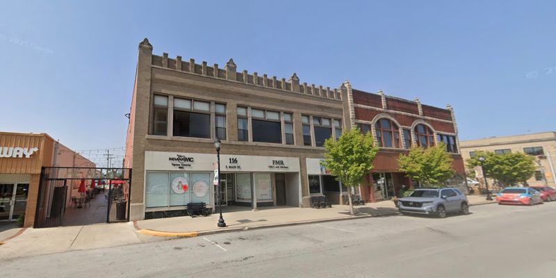 Tipton Apartment: 116 1/2 S Main St