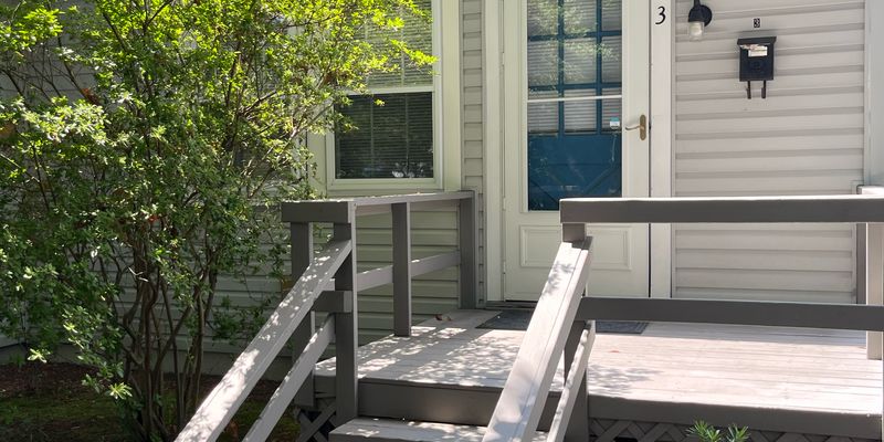 Southern Pines Apartment: 310 N Bennett St