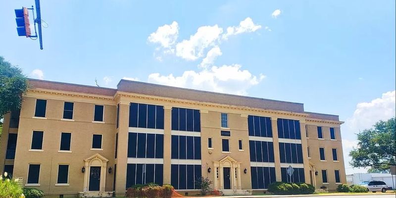 Albany Apartment: 104 S Jefferson St