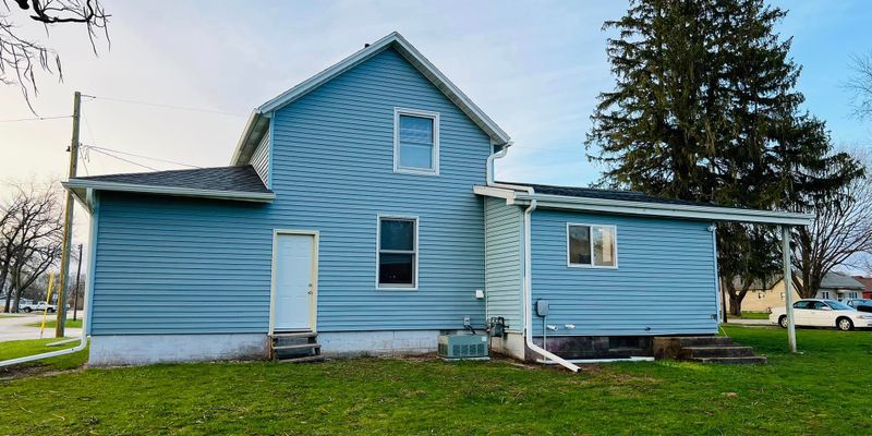 Fairbank House: 410 Wisconsin St