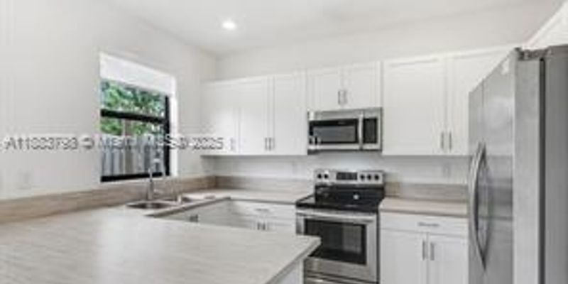 Miami House: 21071 NE 8th Ave # 0