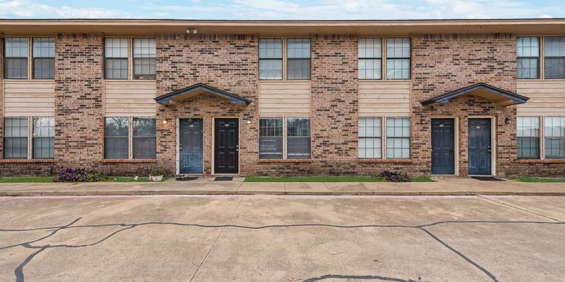 Arlington Apartment: 600 Grand Avenue