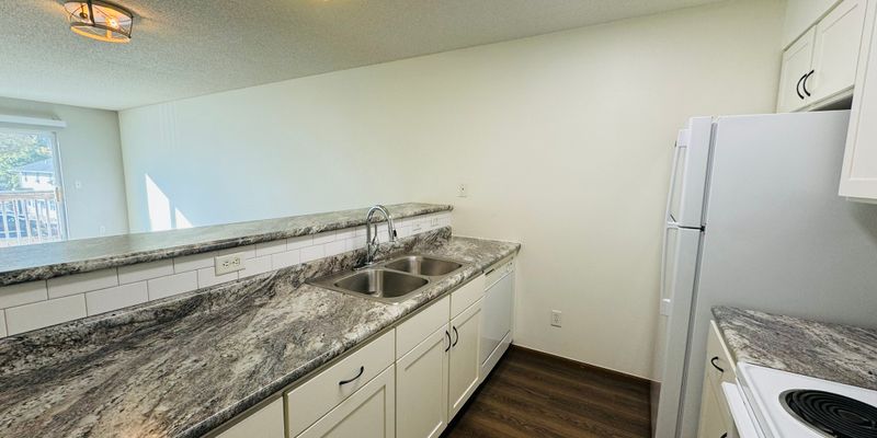 North Liberty Apartment: 245 Beaver Kreek Center