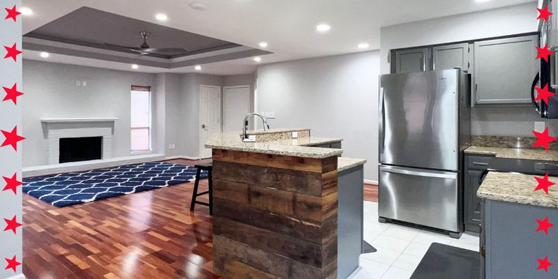 Cary House: 221 New Kent Pl