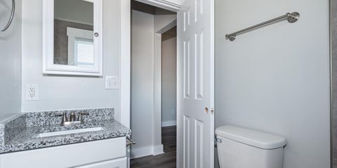 5143 E Washington St-009-010-Bathroom-MLS_Size.jpg