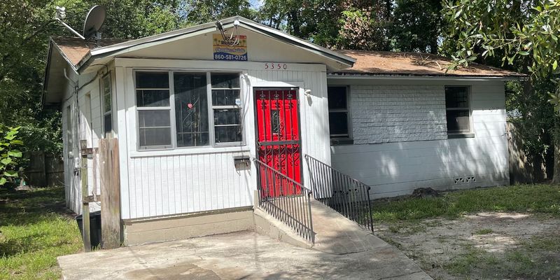 Jacksonville House: 5350 Dodge Road