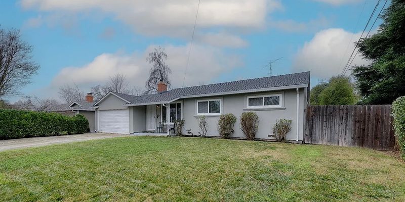 Carmichael House: 5631 Engle Rd