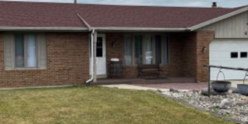 Waterloo House: 4177 US-6