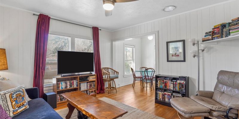 Fort Worth House: 1915 Clover Ln