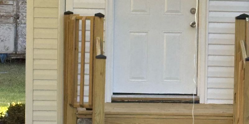 Fayetteville Apartment: 117 N Helen St