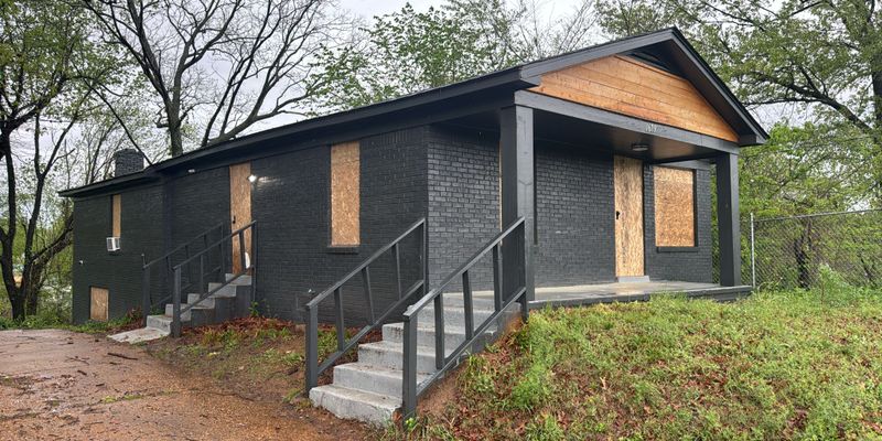 Memphis House: 1679 Ragan St