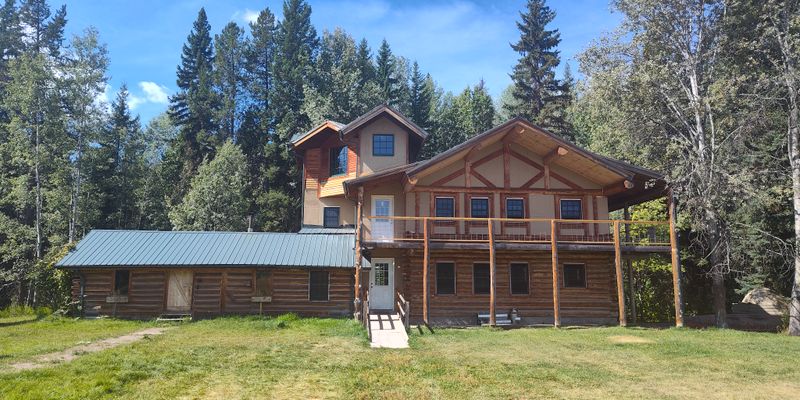 Trego House: Angel Pt Trl