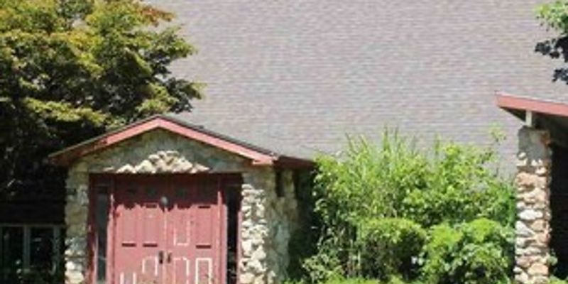 Evansville House: 1206 Treetop unit B
