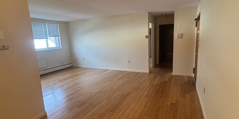 West Hartford Apartment: 144 Oakwood Ave