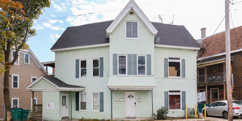 Fitchburg Apartment: 7 Pearl St