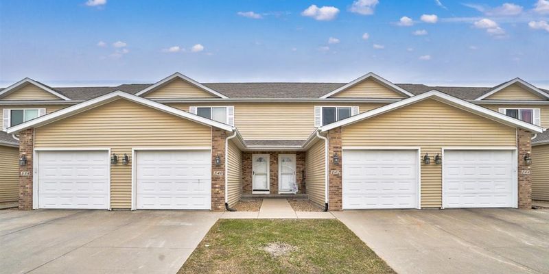 North Liberty House: 140 War Admiral Lane