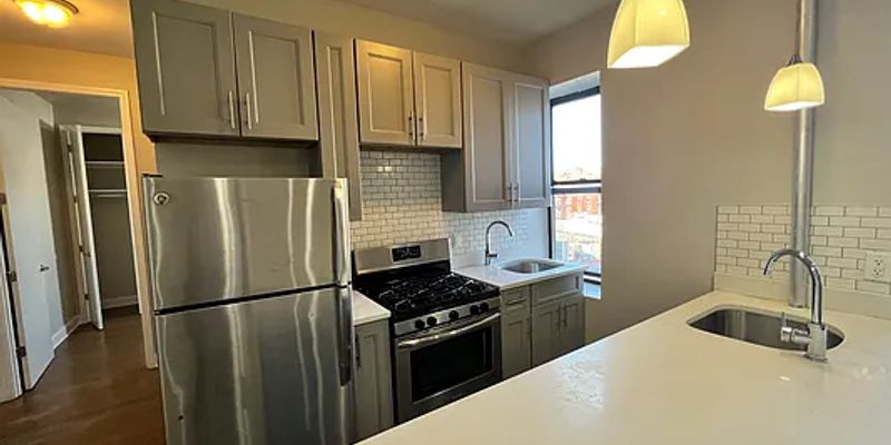 Brooklyn Apartment: 1551 President St