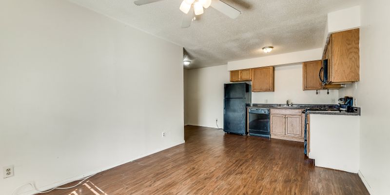 Arlington Apartment: 108 E Cedar St