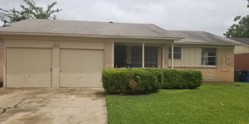 Dallas House: 368 S Nachita Dr