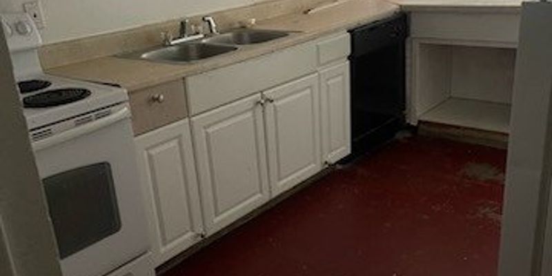 Albuquerque Apartment: 445 Charleston St SE