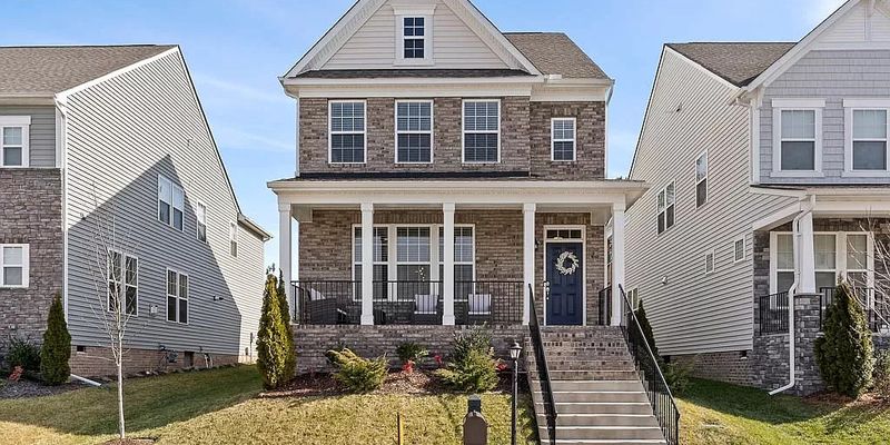 Moseley House: 16913 Thornapple Run