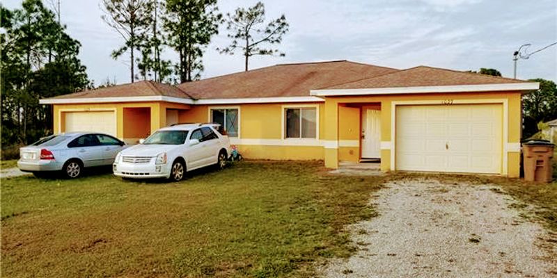 Lehigh Acres House: 1027 Jaguar Boulevard